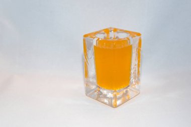 Cam Kavanoz parlak sıvı ile