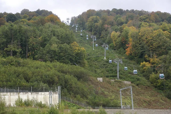 Καλώδιο του θέρετρου Krasnaya Polyana. Sochi, Ρωσία — Φωτογραφία Αρχείου