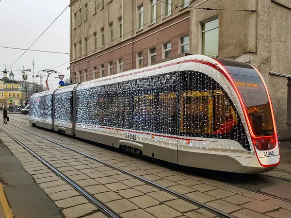 Moscow tram on Christmas evening, Russia — Stock Photo, Image