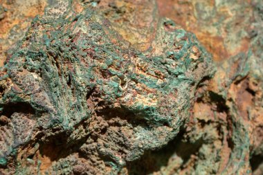 Jeoloji müzesindeki doğal taş dokusu.