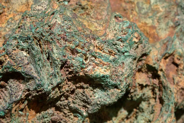 Jeoloji müzesindeki doğal taş dokusu.