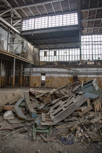 Opuštěná dílna továrny na letadla. Moskva — Stock fotografie