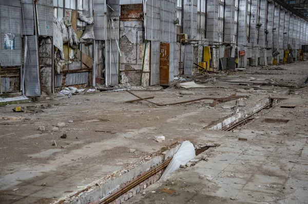 A repülőgépgyár elhagyatott műhelye. Moszkva — Stock Fotó