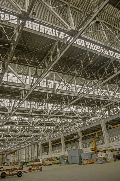 Abandoned workshop of the aircraft factory. Moscow — Stock Photo, Image