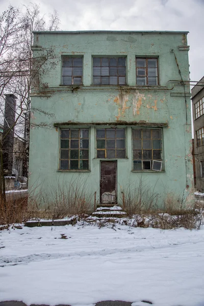 Uçak fabrikasının terk edilmiş binası. Moskova — Stok fotoğraf