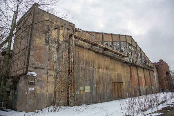 Edificio abandonado de la fábrica de aviones. Moscú — Foto de Stock