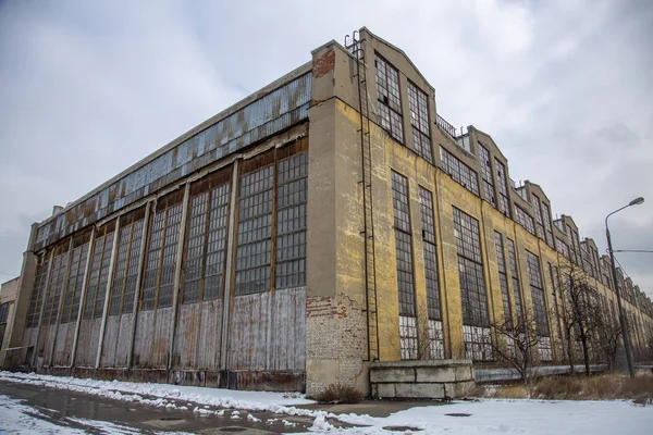 Construction abandonnée de l'usine d'avions. Moscou — Photo