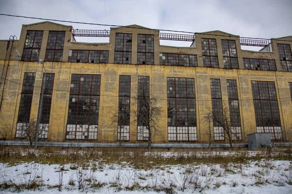 Uçak fabrikasının terk edilmiş binası. Moskova — Stok fotoğraf