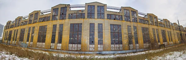 Opuszczony budynek fabryki samolotów. Moskwa — Zdjęcie stockowe