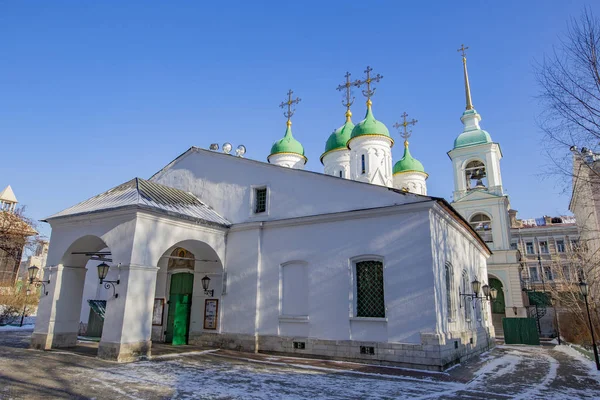 Temple of the Life-Giving Trinity In Sheets (em inglês). Moscou, Rússia — Fotografia de Stock