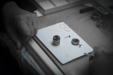 Kol saati üretimi için fabrikanın endüstriyel atölyesi