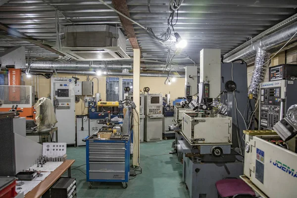 Taller industrial de la fábrica para la producción de relojes de pulsera —  Fotos de Stock