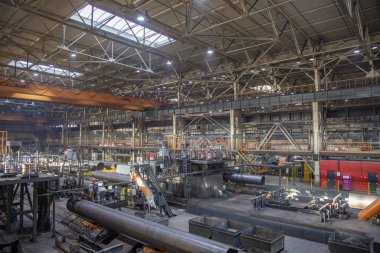 Gaz boru fabrikasının sanayi atölyesi