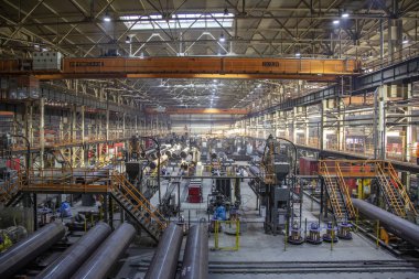 Gaz boru fabrikasının sanayi atölyesi