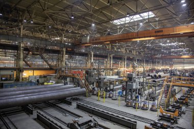 Gaz boru fabrikasının sanayi atölyesi