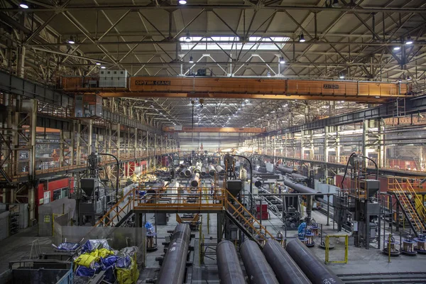 ガスパイプ工場の工業作業場 — ストック写真