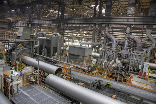 Industriële werkplaats van een gaspijpenfabriek — Stockfoto