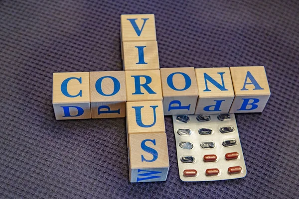 코로나 바이러스 단어가 나무토막 — 스톡 사진