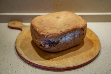 Ev yapımı taze pişmiş ekmek ve lezzetli çıtır çıtır.