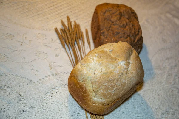 自家製焼きたてのホットパンとおいしいサクサク — ストック写真