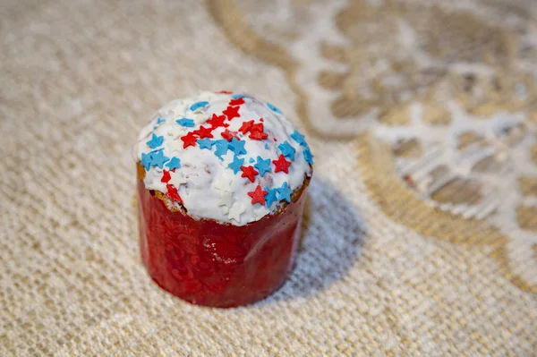 Colorato Appena Sfornato Deliziosa Torta Festiva Pasqua Ortodossa Sul Tavolo — Foto Stock