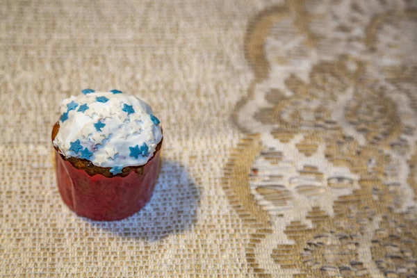 Bolo Festivo Colorido Recém Assado Delicioso Para Páscoa Ortodoxa Mesa — Fotografia de Stock