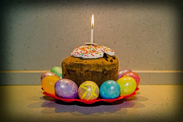 Colorido Pastel Festivo Delicioso Recién Horneado Para Pascua Ortodoxa Mesa — Foto de Stock