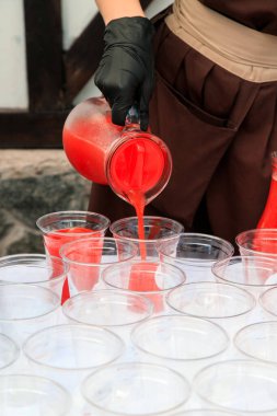 Yaz çilekli içeceği. Çilekli limonata.