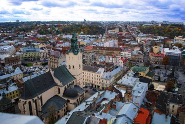 Belediye binasından şehir manzarası. Lviv, Ukrayna