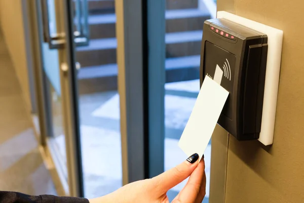 Women Hand Reaching Use Rfid Key Card Access Office Building — Stock Photo, Image