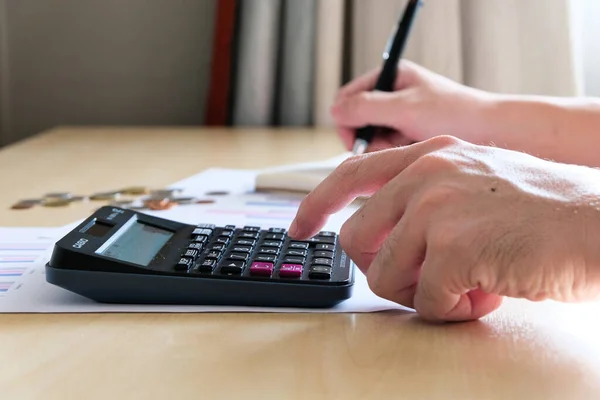 Selective Focus Men Using Calculator Holding Invoice Check His Salary — Stock Photo, Image