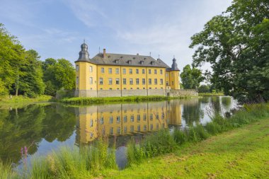 Dyck Kalesi - Dyck Kalesi 'ne doğru bakın, Almanya, Juechen 25.08.2017