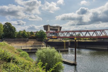 Duisburg - Pontwert Köprüsü ve Watergate, Kuzey Ren Vestfalyası, Almanya, 08.08.2019