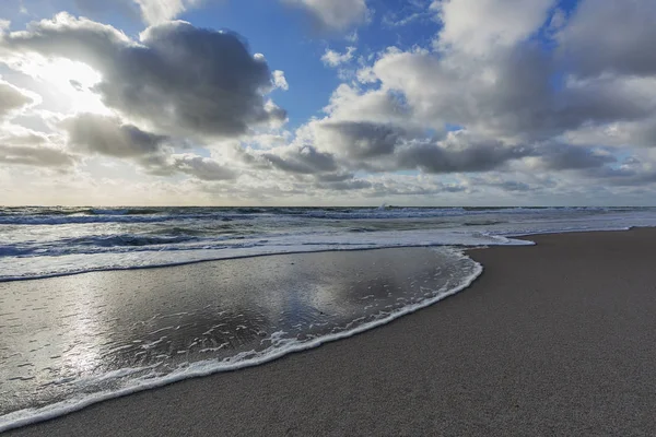 Sylt Vista Sulla Spiaggia Wenningstedt Tarda Sera Con Grandi Nuvole — Foto Stock