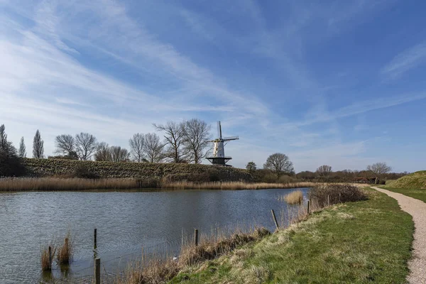 Veere Soğuk Bir Günde Windmill Bakın Zeeland Hollanda 2018 — Stok fotoğraf