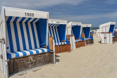 Sylt - Almanya 'nın kuzeyinde Schleswig-Holstein, 07.06.2019 yakınlarındaki terk edilmiş bir sahile bakın.