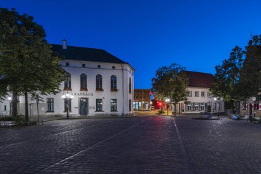 Krefeld - Huels ve Cityhall 'daki pazar meydanına bakın, (Almanca: Rathaus) Kuzey Ren Vestfalyası, Almanya, 03.07.2019