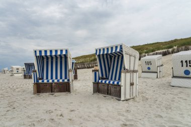 Sylt - Kampen Sahili 'ndeki sahil sandalyelerine yakın çekim görüntüsü, Almanya' nın kuzeyinde Schleswig-Holstein, 10.06.2019