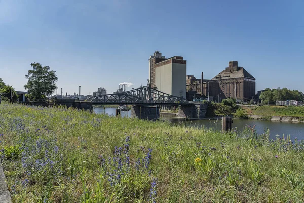 Krefeld Άποψη Της Πλωτής Γέφυρας Harbour Βόρεια Ρηνανία Βεστφαλία Γερμανία — Φωτογραφία Αρχείου