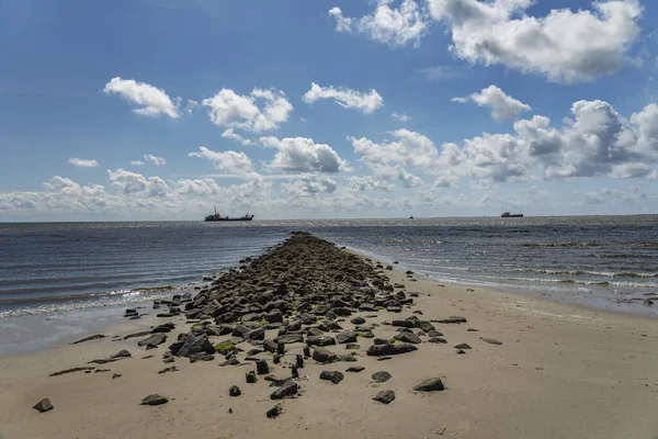 Sylt - Almanya 'nın kuzeyinde Schleswig-Holstein, 09.06.2019, List-Harbor yakınlarındaki yollarda bulunan gemileri kırma ve görüntüleme