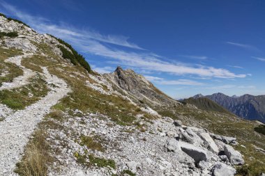 Oberstdorf - Nebelhorn Dağı 'ndaki yürüyüş yoluna bakın, Bavyera, Almanya, Oberstdorf, 29.09.2015