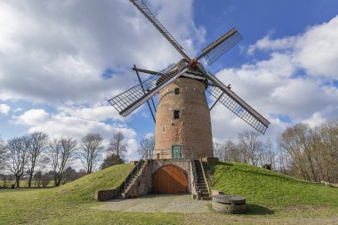 Krefeld - 1300 'de inşa edilen Geis-Windmill, Kuzey Ren Vestfalyası, Almanya, Krefeld, 26.02.201