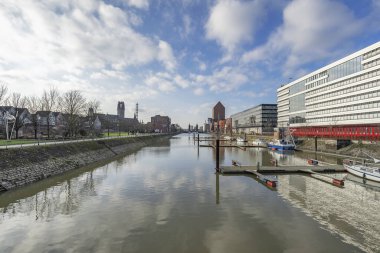 Duisburg - Marina 'ya ve Schwanentor Köprüsü' ne doğru, Kuzey Ren Vestfalyası, Almanya, Duisburg, 14.01.2018