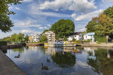 Muelheim - Turistli botların turneye başladığı Waterstation, Kuzey Ren Vestfalya, Almanya, Muelheim, 30.07.2018