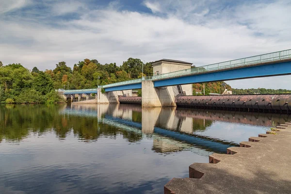 Muelheim - Köprünün, Ruhr Nehri, Kuzey Ren Vestfalyası, Almanya, Muelheim, 30.07.2018