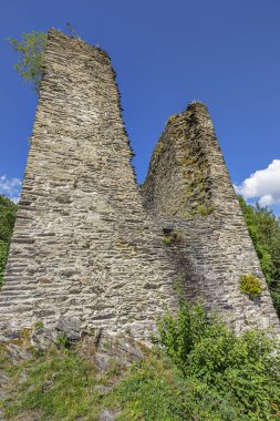 Monschau - Eski Kale kalıntılarına yakın çekim, Kuzey Ren-Vestfalya, Almanya, Monschau, 03.08.2017