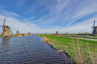 Kinderdijk - Kanal, Güney Hollanda, Hollanda, Kinderdijk, 17.04.2018