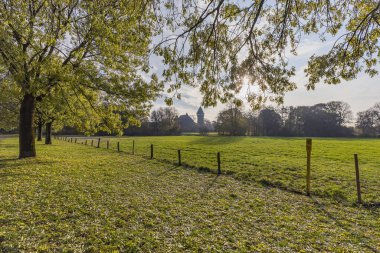 Krefeld-Linn - Parkview 'den Linn Kalesine Sonbahar havasında, Kuzey Ren Vestfalyası, Almanya, 22.11.2019