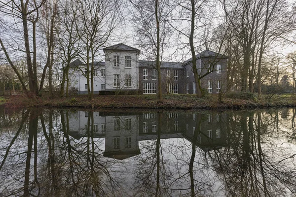Krefeld Vista Hacia Atrás Casa Sollbrueggen Reflejada Foso Renania Del — Foto de Stock