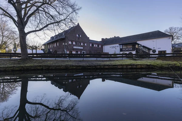 Viersen Brueggen Pohled Starý Vodní Mlýn Brueggenu Odraz Příkopu Severní — Stock fotografie